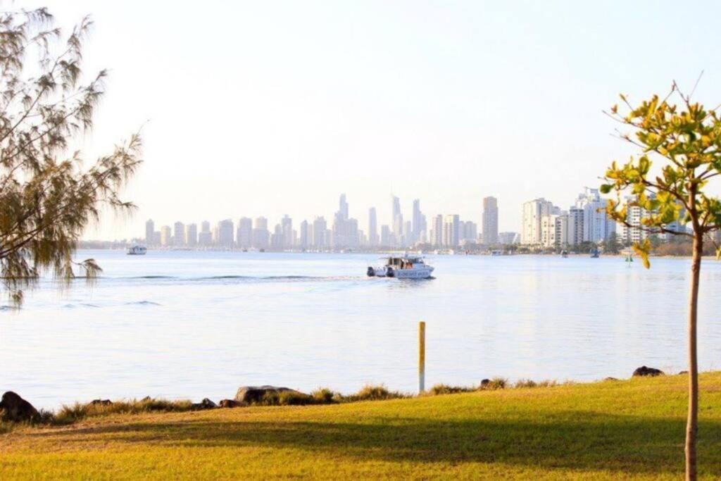 Broadwater Canal Frontage-Runaway Bay-Boat Ramp Gold Coast Eksteriør billede